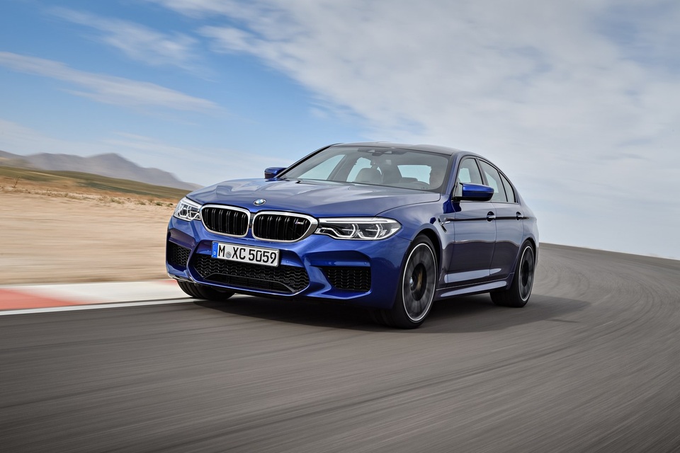 M5 2018 sẽ là xe đắt nhất và nhanh nhất của BMW tại Mỹ - 3 M5 2018 sẽ là xe đắt nhất và nhanh nhất của BMW tại Mỹ - 3