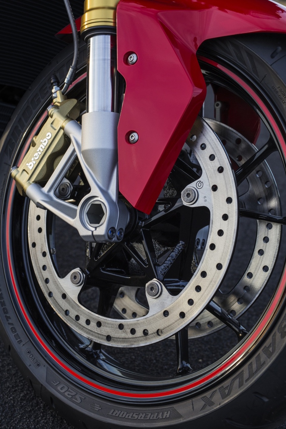 BMW Motorrad S 1000 R 2017 - Một mẫu xe thiếu cá tính - 10 BMW Motorrad S 1000 R 2017 - Một mẫu xe thiếu cá tính - 10