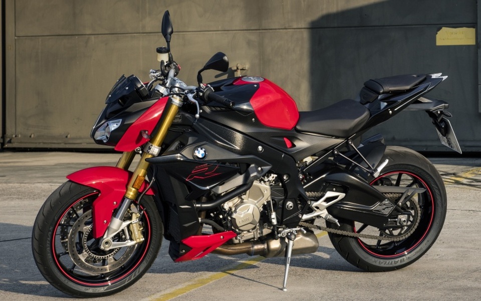 BMW Motorrad S 1000 R 2017 - Một mẫu xe thiếu cá tính - 15 BMW Motorrad S 1000 R 2017 - Một mẫu xe thiếu cá tính - 15