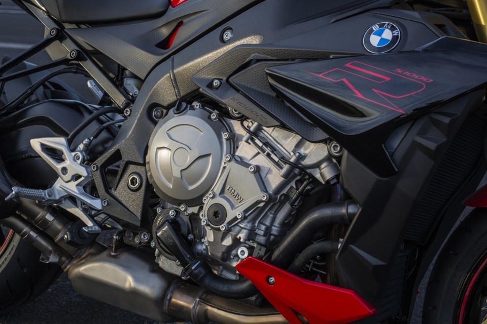 BMW Motorrad S 1000 R 2017 - Một mẫu xe thiếu cá tính - 12 BMW Motorrad S 1000 R 2017 - Một mẫu xe thiếu cá tính - 12