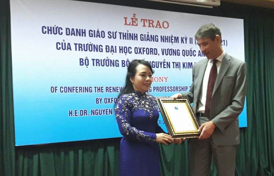 Bộ trưởng Y tế là Giáo sư thỉnh giảng Đại học Oxford danh tiếng - 1 Bộ trưởng Bộ Y tế được trao danh hiệu Giáo sư thỉnh giảng lần 2 tại Đại học Oxford danh tiếng của Vương quốc Anh. Ảnh: H.Hải