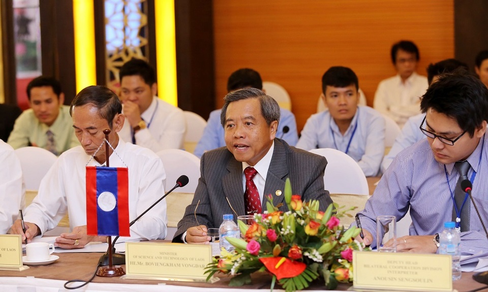 Bộ KH&CN Việt Nam – Lào: Tiếp tục đẩy mạnh hợp tác trên nhiều lĩnh vực - 2
Bộ trưởng Bộ KH&CN Lào Boviengkham Vongdara phát biểu tại khóa họp.