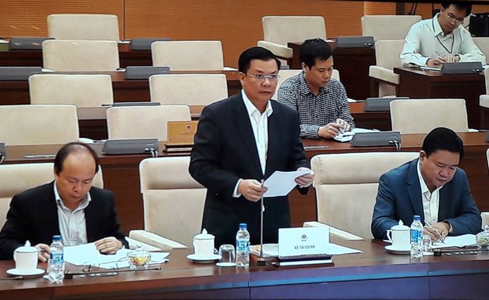 Bí thư Thăng muốn nâng gấp rưỡi tỷ lệ dư nợ vay của TPHCM - 1
Bộ trưởng Tài chính Đinh Tiến Dũng nhấn mạnh sự cần thiết điều chỉnh cơ chế với thành phố đầu tàu kinh tế của cả nước.