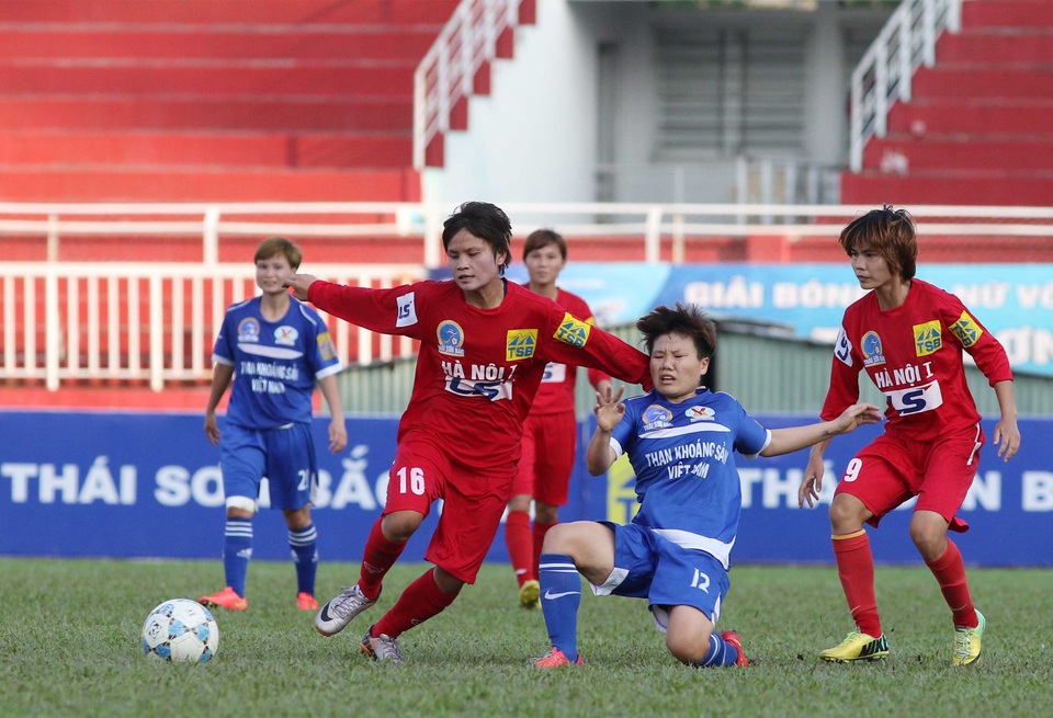TPHCM vô địch lượt đi giải bóng đá nữ quốc gia 2017 - 2 Hà Nội chỉ về thứ tư sau lượt đi