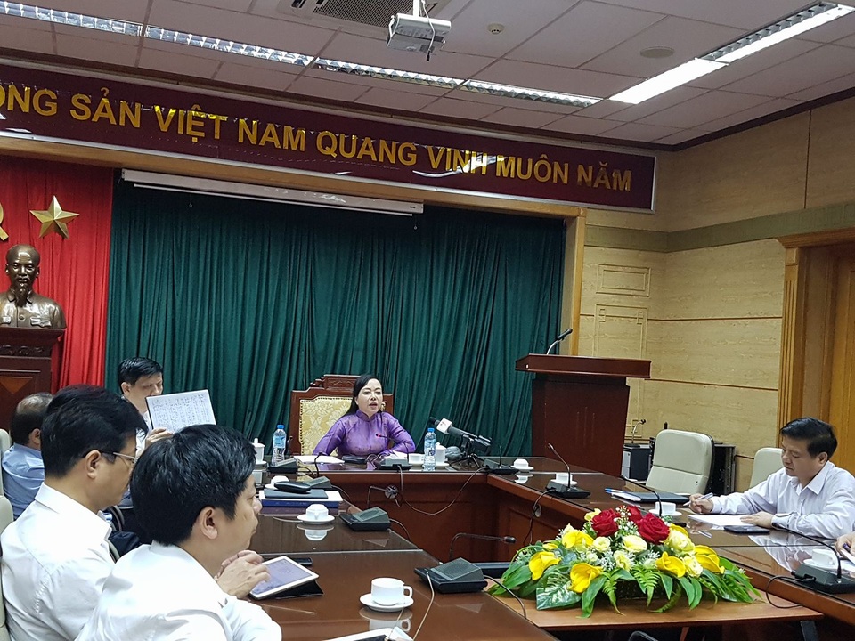 Bộ Y tế không có cá nhân nào phải xác minh tài sản do có đơn từ phản ánh - 1 Bộ trưởng Bộ Y tế Nguyễn Thị Kim Tiến điều hành cuộc họp nóng về phòng chống dịch SXH. Ảnh: H.Hải