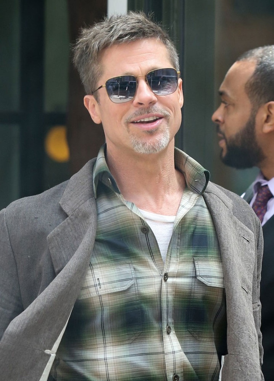 
Brad Pitt và Angelina Jolie đã có 12 năm bên nhau trước khi nữ diễn viên xinh đẹp đệ đơn ly dị và quyết định chia tay với ngôi sao 53 tuổi. Được biết, mối quan hệ giữa Brad và Angelina hiện khá tốt đẹp. Hai người đã bắt đầu trò chuyện lại và làm tất cả vì các con.
