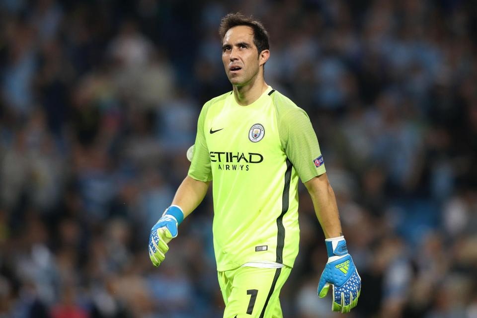 Claudio Bravo là nỗi thất vọng lớn của Man City