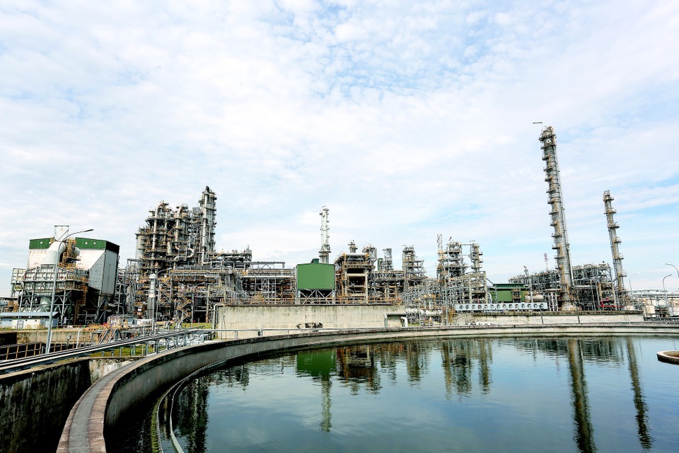 Lọc dầu Dung Quất lãi khủng trước thềm IPO - 1
Một góc nhà máy Lọc dầu Dung Quất