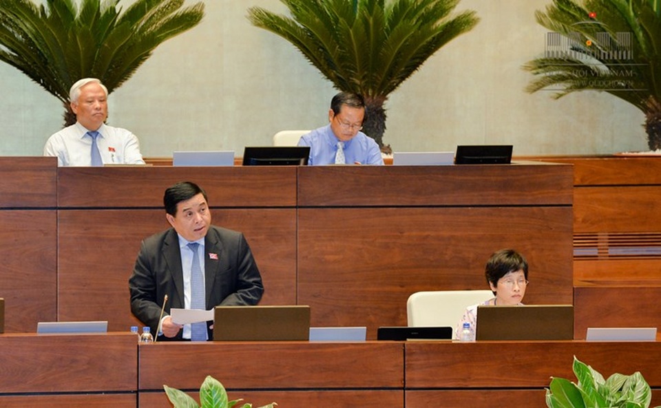 Bộ trưởng trả lời hệt như Bộ trưởng 3 nhiệm kỳ trước! - 1 Bộ trưởng Nguyễn Chí Dũng thừa nhận Bộ KHĐT vẫn còn nể nang trong giao vốn đầu tư công và xin nhận trách nhiệm trước Quốc hội