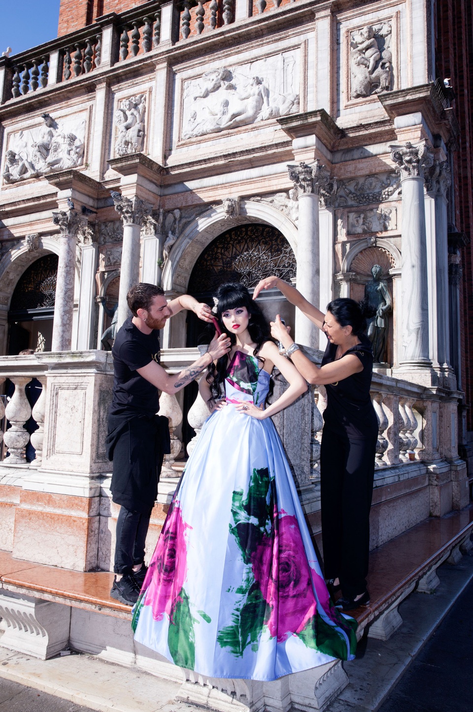 Siêu mẫu Jessica Minh Anh lộng lẫy trang phục sắc màu tại Venice - 9 Siêu mẫu Jessica Minh Anh lộng lẫy trang phục sắc màu tại Venice - 9
