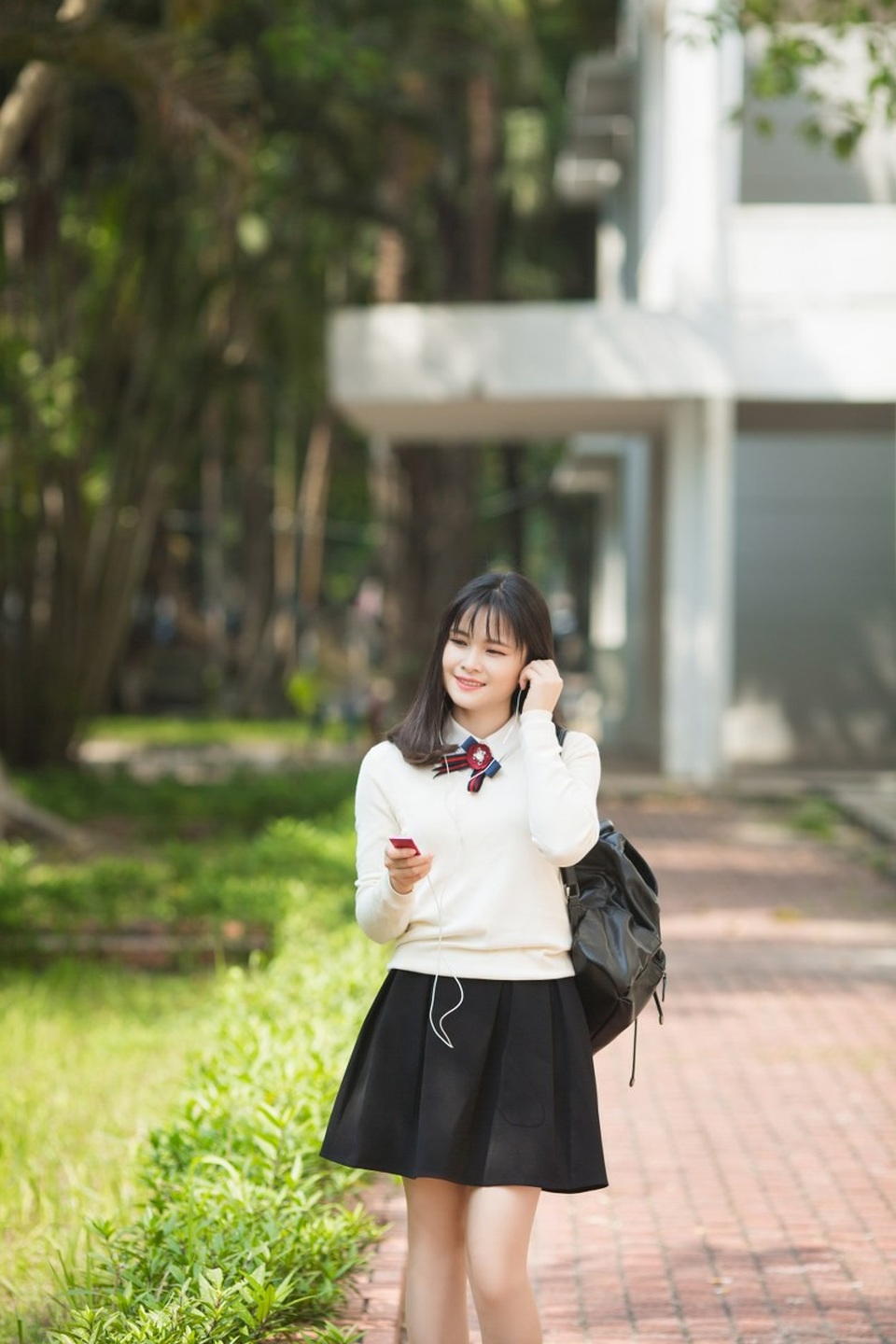 Cô nói vì không có nhiều thời gian, nên cô thường tận dụng những cách chăm sóc cho cơ thể thuận tiện và nhanh nhất như uống nhiều nước, ăn nhiều rau quả, tập thể dục bằng cách chạy bộ, chạy vào bất cứ thời gian nào có thể.