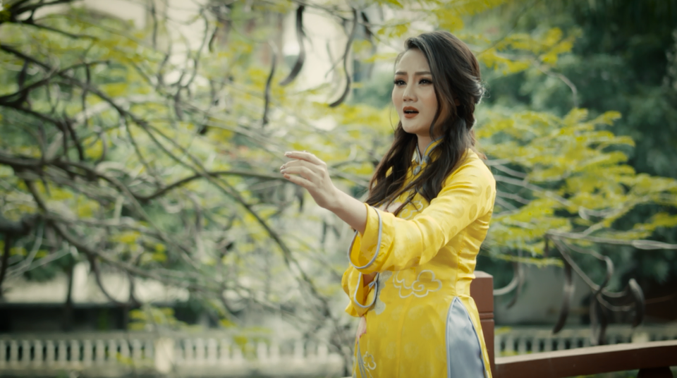 Phương Thuý gây xúc động với MV nói về 4 chữ “Hiếu” trong dịp Tết - 3 Phương Thuý đã thực hiện một sản phẩm âm nhạc đầy ý nghĩa để tung ra trong ngày Tết.