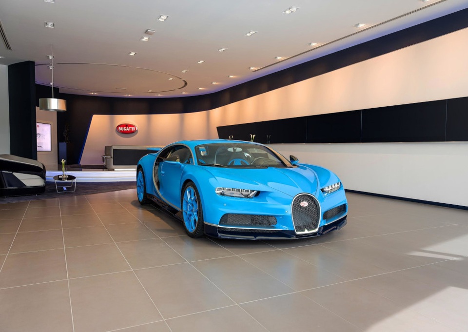 Bugatti khai trương showroom lớn nhất thế giới tại Dubai - 4 Bugatti khai trương showroom lớn nhất thế giới tại Dubai - 4
