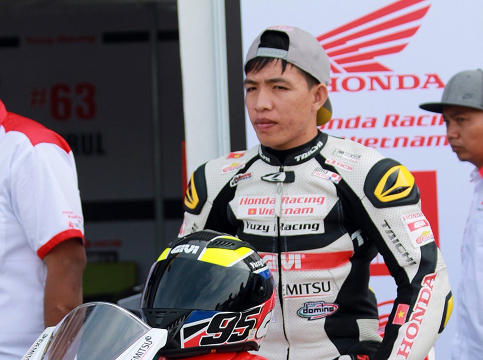 Tay đua Bùi Duy Thông