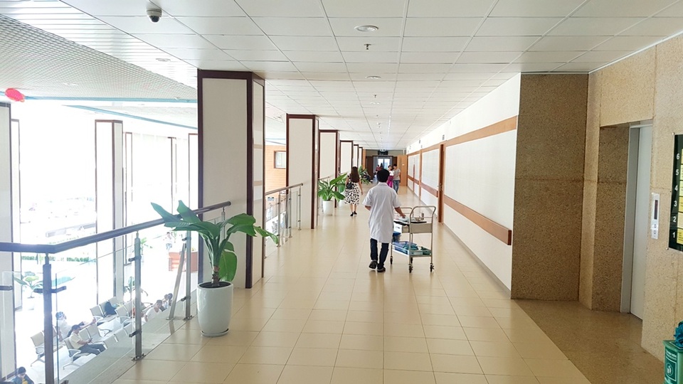 Những chuyển biến tích cực tại bệnh viện Trung ương Huế - 16 Các nhân viên tại bệnh viện được hỗ trợ về nhiều mặt