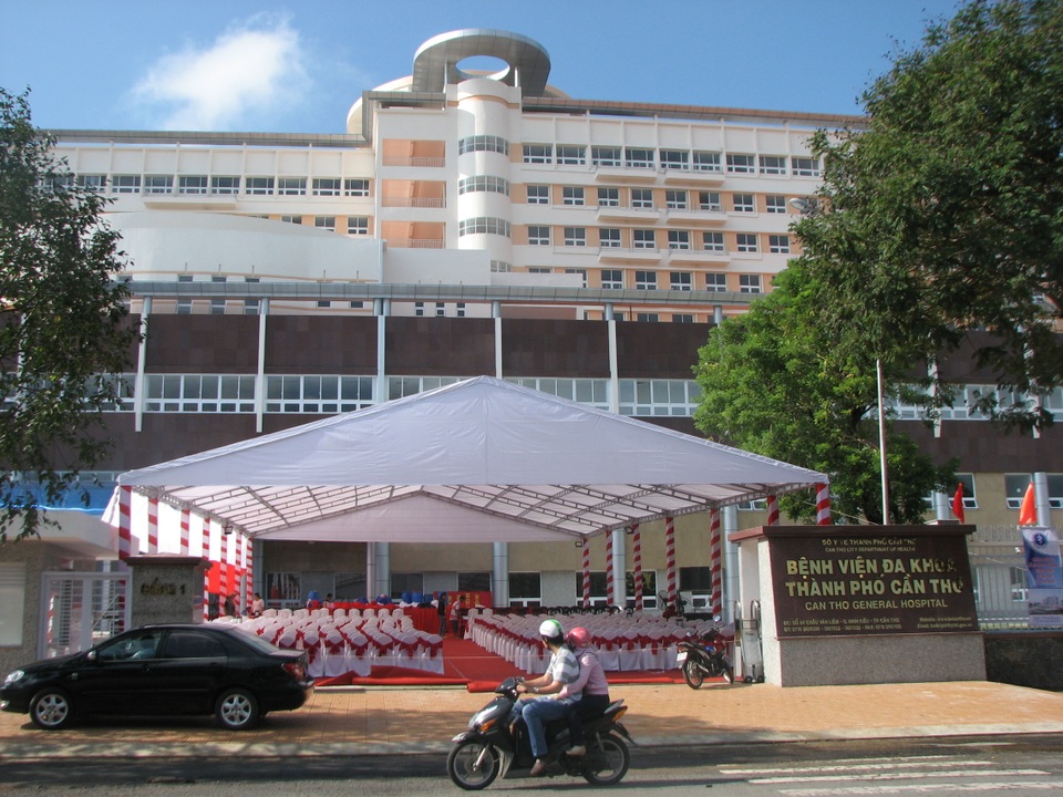 Bệnh viện Đa khoa TP Cần Thơ nơi bệnh nhân K. nhảy lầu sáng nay
