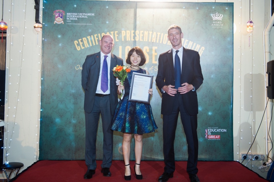 Lễ trao chứng chỉ Trung Học Quốc Tế (IGCSE) của trường Quốc Tế Anh Việt Hà Nội - 3 Lễ trao chứng chỉ Trung Học Quốc Tế (IGCSE) của trường Quốc Tế Anh Việt Hà Nội - 3