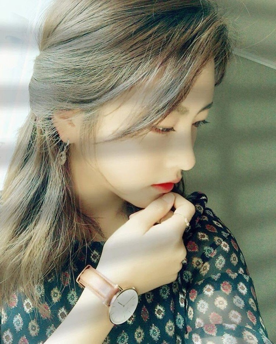 Ngắm vẻ đẹp của cô gái làm gương mặt đại diện quân đội Hàn Quốc - 1
Khuôn mặt nét và sống mũi cao của Cho Han Byul hớp hồn người nhìn ngay từ lần đầu tiên.