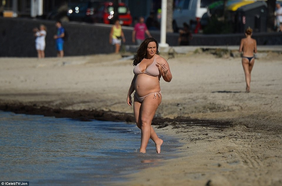 
Chanelle Hayes sẽ có thêm 1 con trai và cô tiết lộ, bạn trai cô cũng như con riêng của cô rất hào hứng chờ mong gặp thành viên mới trong gia đình
