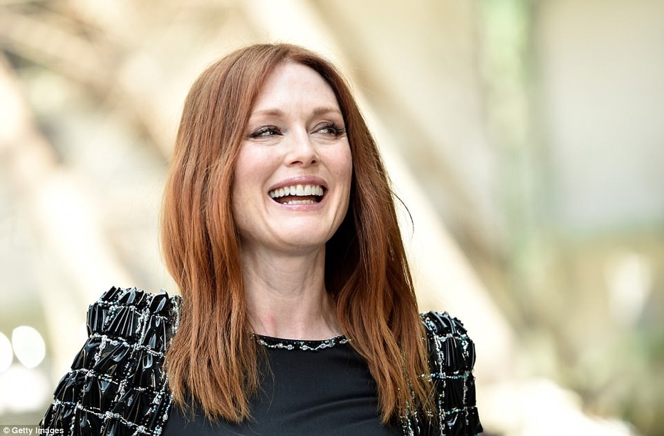 
Julianne Moore đẹp quyến rũ ở tuổi 57
