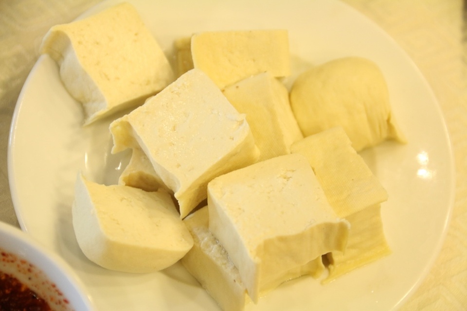 Bếp Ngon: Làm món cá om chuối đậu cùng NTK Đỗ Trịnh Hoài Nam - 4 Bếp Ngon: Làm món cá om chuối đậu cùng NTK Đỗ Trịnh Hoài Nam - 4