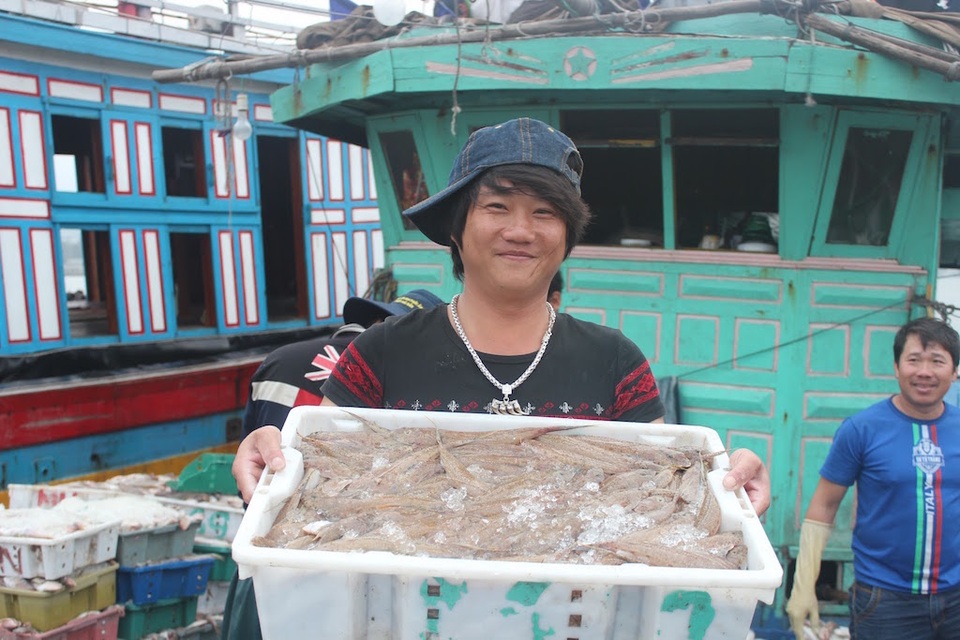 Ngư dân trúng đậm cá, thu về gần 400 triệu đồng - 5 Anh Nguyễn Văn Hà trúng đậm cá chai xuất khẩu.