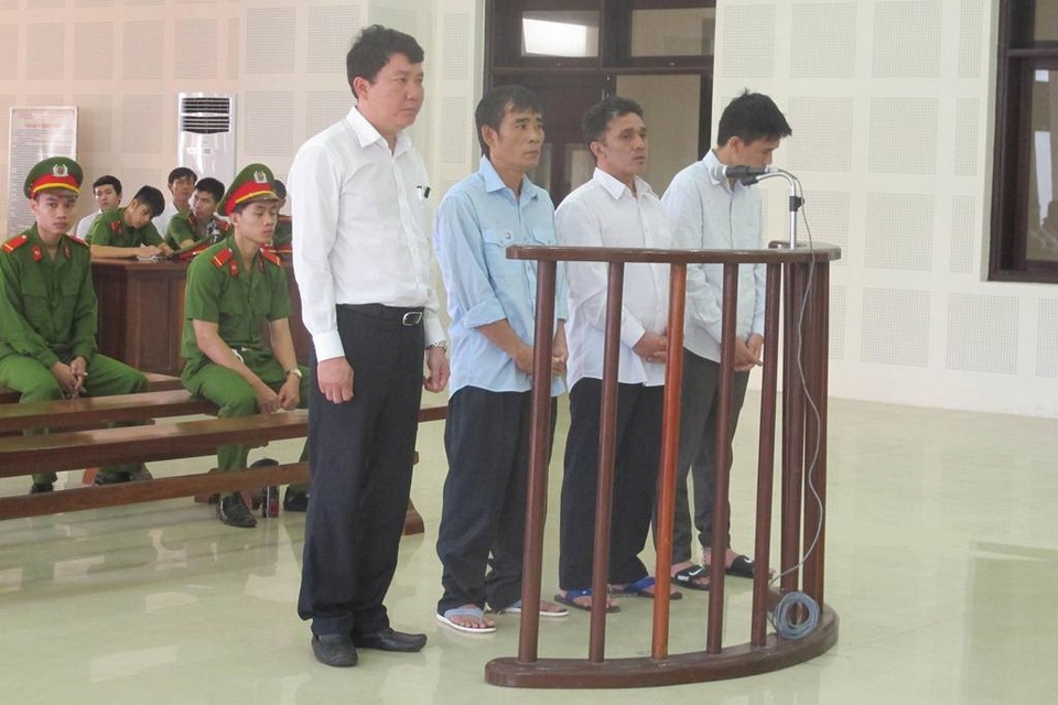Sáng nay mở lại phiên xét xử vụ lật tàu trên sông Hàn - 1 Các bị cáo tại phiên tòa