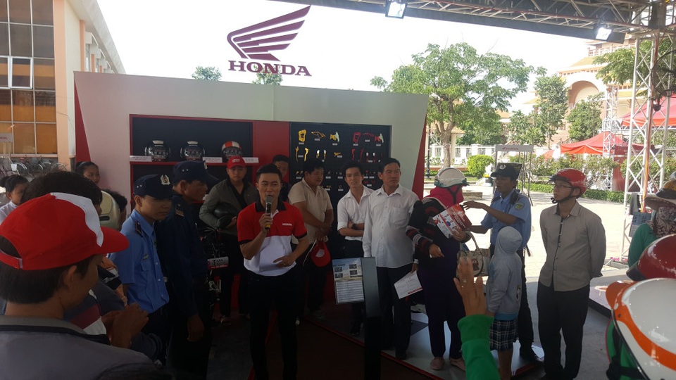 Honda Việt Nam khởi động chuỗi chương trình “Trọn niềm tin 2017” - 8 Honda Việt Nam khởi động chuỗi chương trình “Trọn niềm tin 2017” - 8