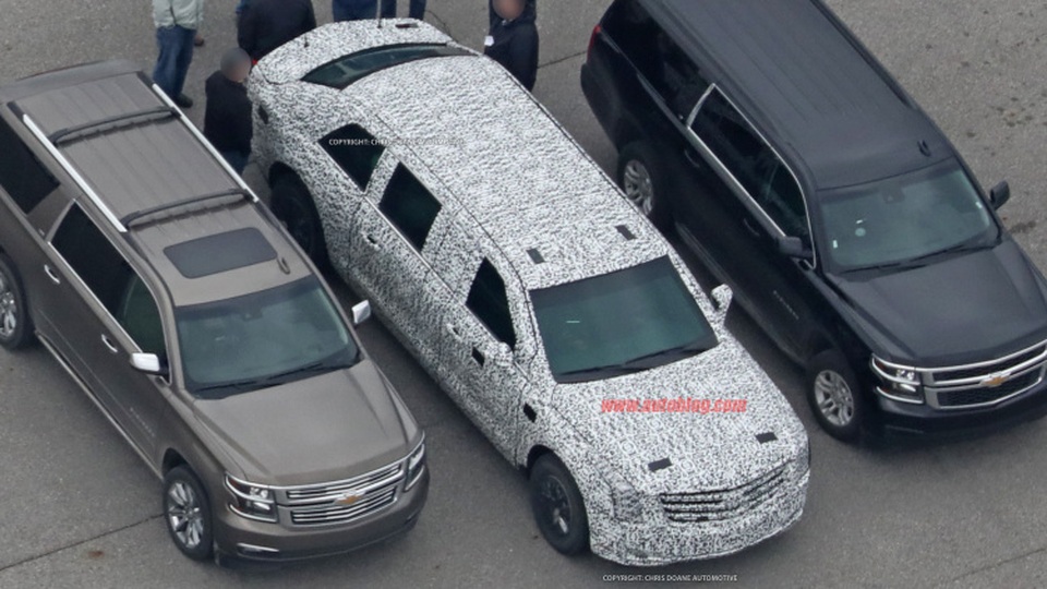 Limousine bọc thép của ông Trump dài hơn cả SUV cỡ lớn - 1 Limousine bọc thép của ông Trump dài hơn cả SUV cỡ lớn - 1
