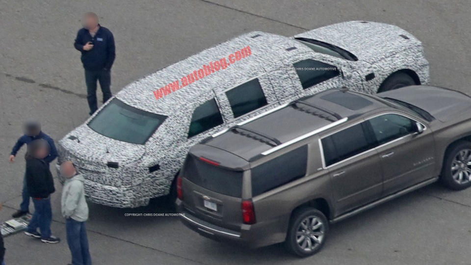 Limousine bọc thép của ông Trump dài hơn cả SUV cỡ lớn - 6 Limousine bọc thép của ông Trump dài hơn cả SUV cỡ lớn - 6