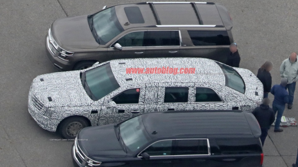 Limousine bọc thép của ông Trump dài hơn cả SUV cỡ lớn - 4 Limousine bọc thép của ông Trump dài hơn cả SUV cỡ lớn - 4