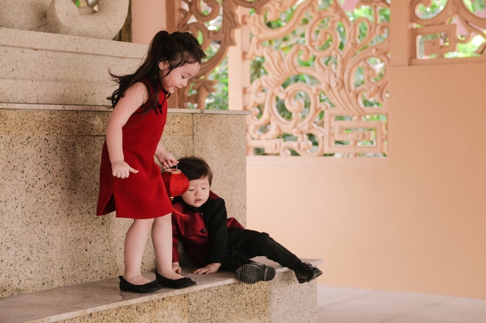 Đôi "thiên thần nhí" đáng yêu trong bộ ảnh Trung thu - 14 Đôi "thiên thần nhí" đáng yêu trong bộ ảnh Trung thu - 14
