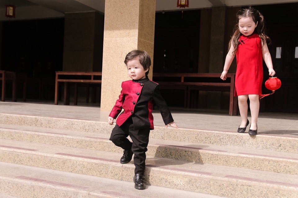 Đôi "thiên thần nhí" đáng yêu trong bộ ảnh Trung thu - 12 Đôi "thiên thần nhí" đáng yêu trong bộ ảnh Trung thu - 12