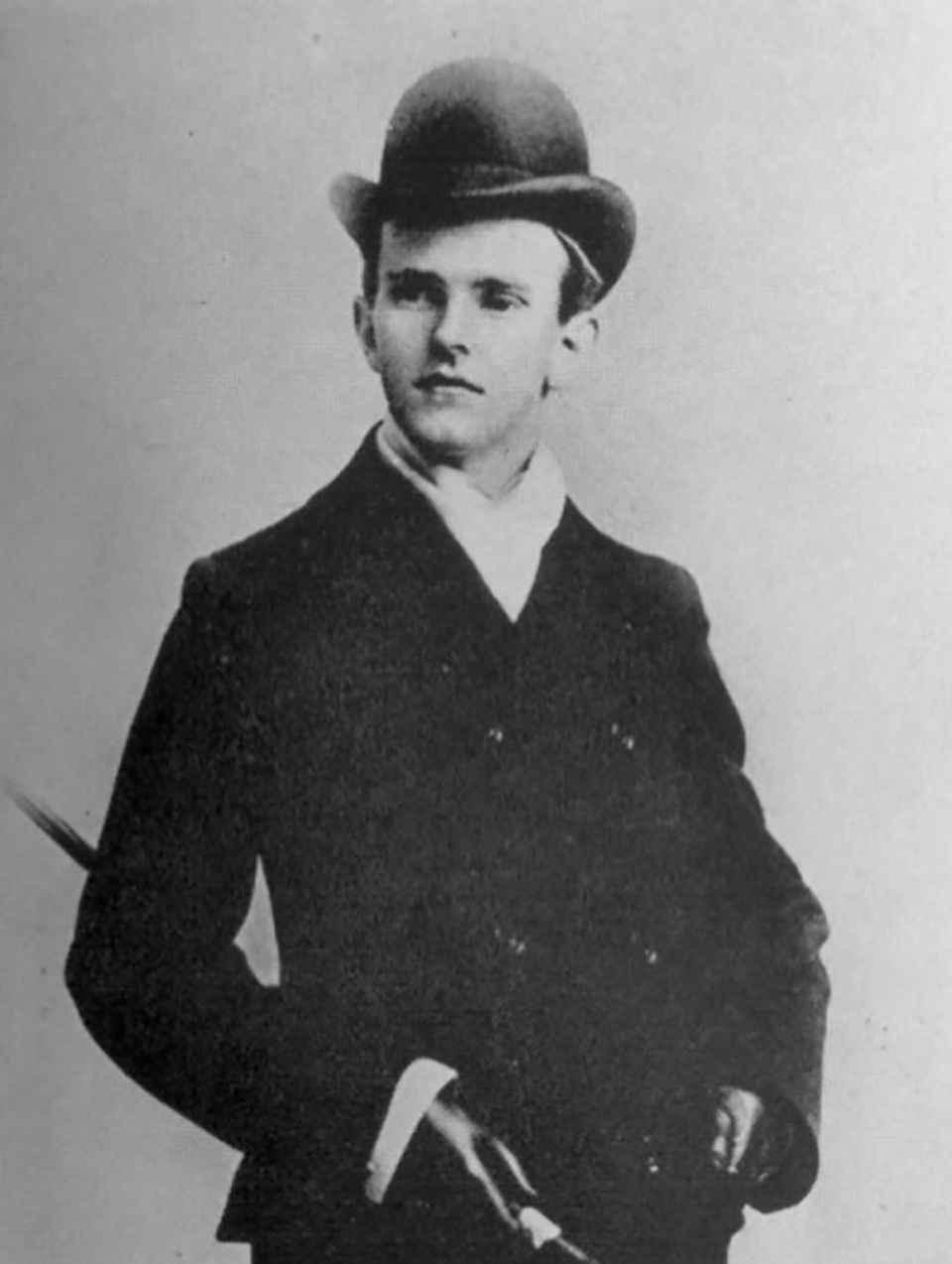 Bộ ảnh chân dung nhiều đời Tổng Thống Mỹ khi còn trẻ - 16 Calvin Coolidge, khoảng từ 19 đến 23 tuổi