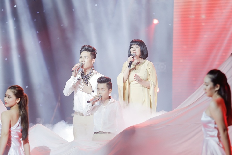 Chung kết The Voice: Nhạc Trịnh khiến hàng triệu trái tim thổn thức - 3 3 thế hệ tạo nên phiên bản Cát bụi ý nghĩa nhất từ trước đến nay.