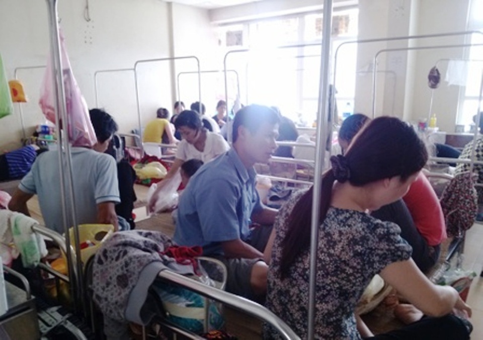 Thanh Hóa: Còn thiếu gần 2.000 giường bệnh - 2 Tình trạng quá tải giường bệnh là thực trạng chung diễn ra lâu nay