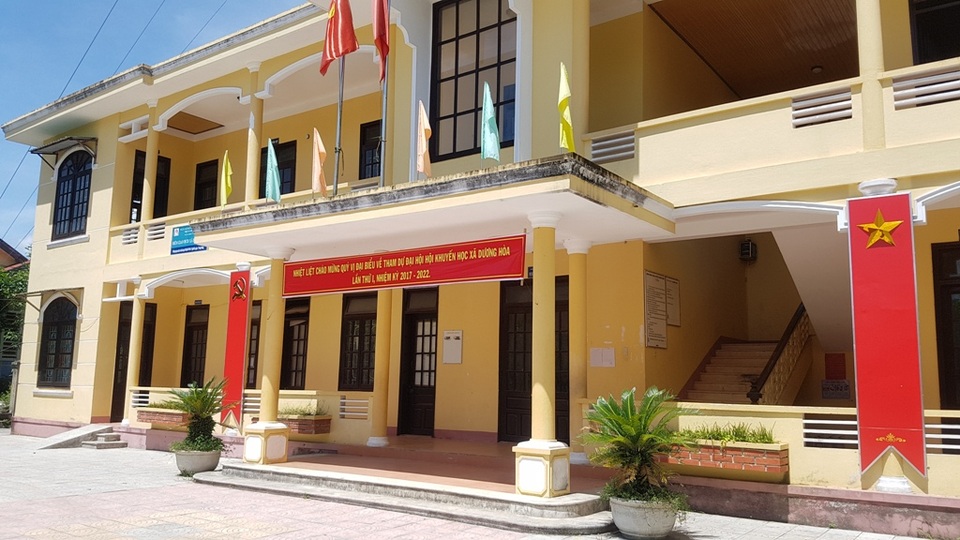 Cán bộ xã đi nghỉ mát giữa tuần vì cuối tuần bận... đám cưới? - 2