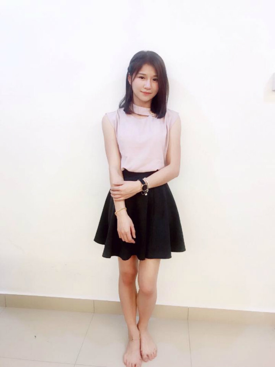 Nữ cảnh sát trẻ Malaysia xinh đẹp gây sốt cộng đồng mạng - 2
Nét nữ tính đời thường