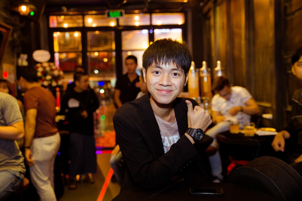 Ưng Đại Vệ lần đầu nhắc đến vợ cũ và chuyện chưa kể ở Sing my song - 5 Cao Bá Hưng cũng đến chung vui cùng đàn anh.