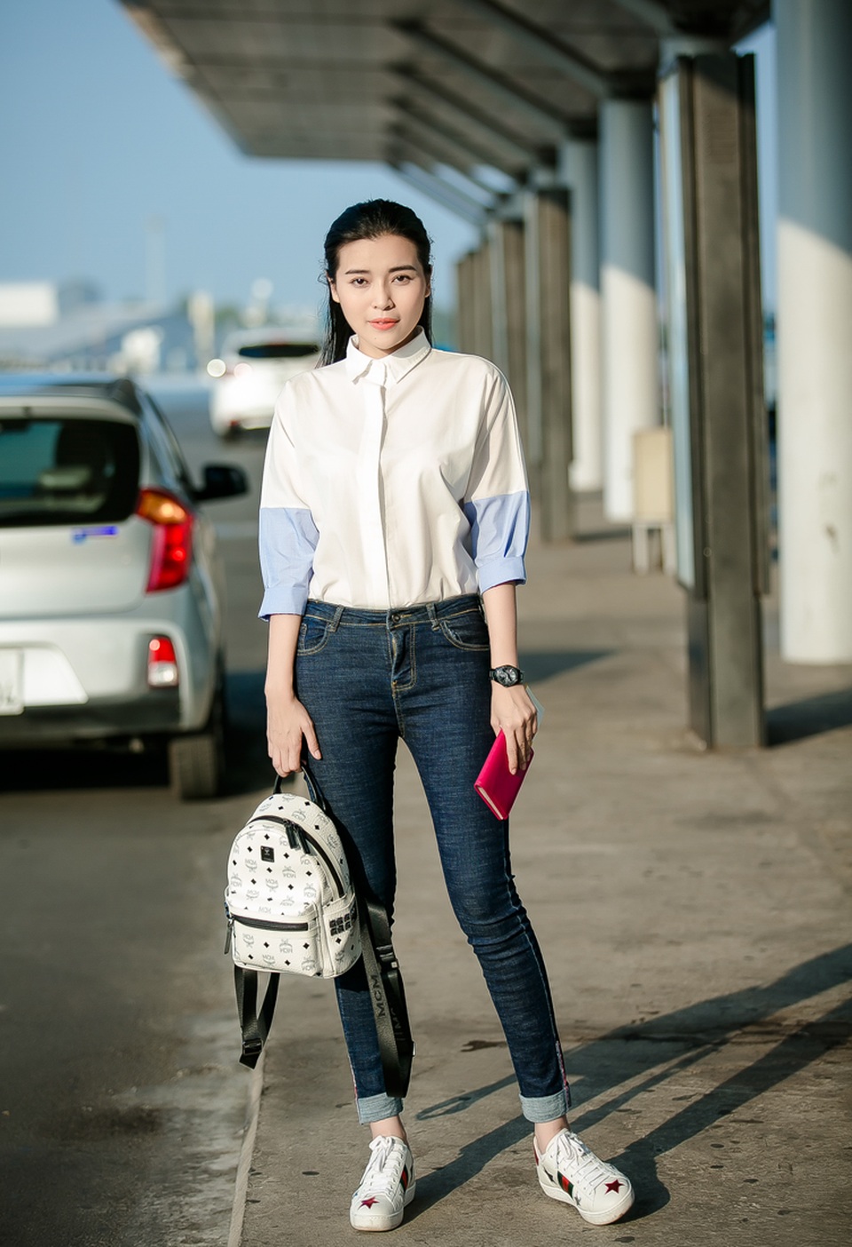 Cao Thái Hà “Đồng tiền quỷ ám” mải miết kiếm tiền chăm bố bạo bệnh - 8 Cao Thái Hà thừa nhận, là con gái nên thích mua sắm. Tuy nhiên chuyến đi này cô sẽ chi tiêu tiết kiệm, dành tiền mua quà về cho bố mẹ và em trai.