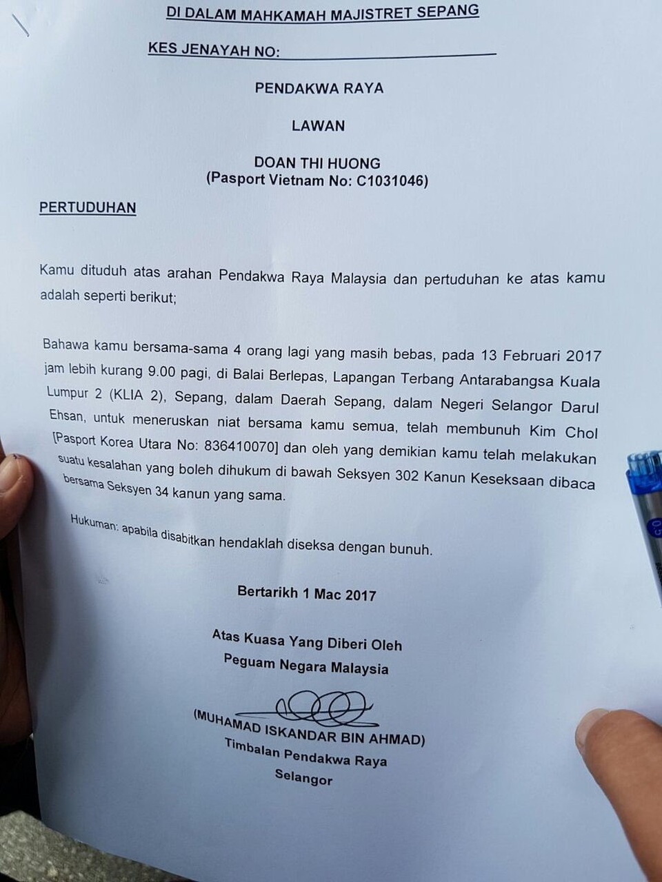 Đoàn Thị Hương bị buộc tội mưu sát trong nghi án ông Kim Jong-nam - 4
Bản cáo trạng đối với Đoàn Thị Hương, Siti Aishah và 4 nghi phạm khác chưa bị bắt giữ (Ảnh: Twitter)