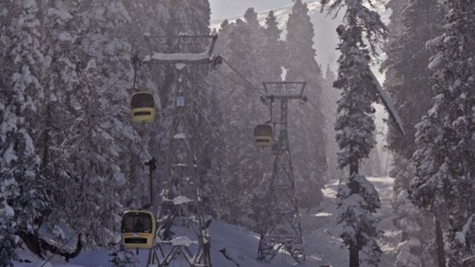 Đứt cáp treo cao nhất thế giới, ít nhất 7 người chết - 1
Cáp treo tại Gulmarg. (Ảnh: Getty)
