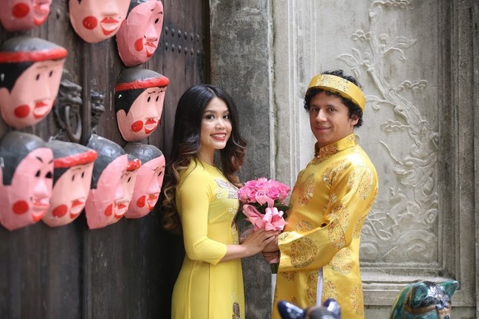 Chuyện tình “về một nhà” của nàng Việt – chàng Mexico - 9
Hương cho biết, đây là cách để họ giới thiệu với bạn bè năm châu của họ biết về văn hóa của hai người.