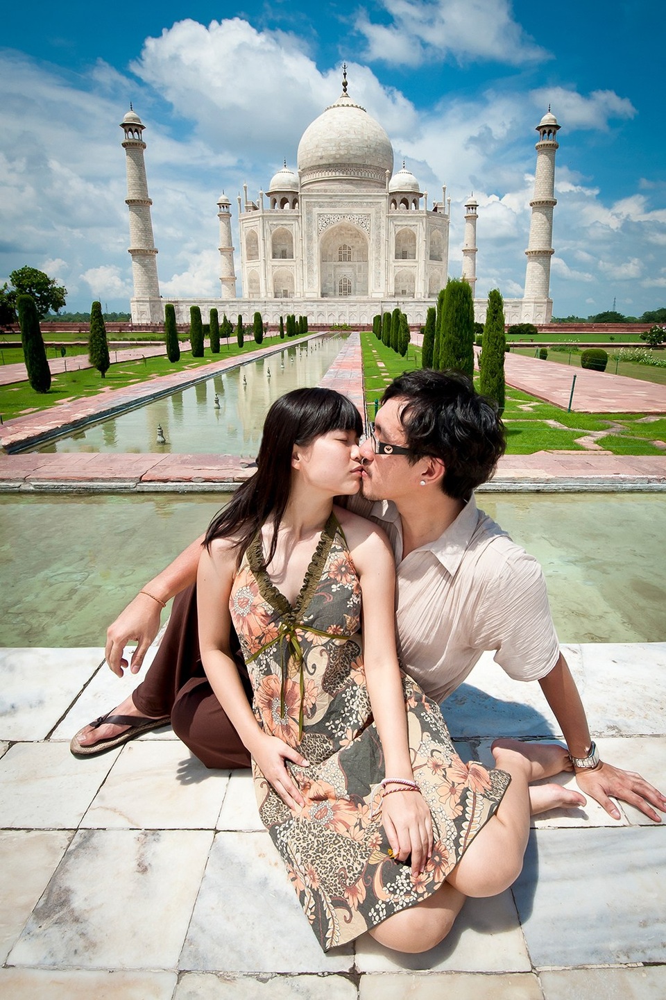 Cặp đôi “Đi khắp thế gian” chụp ảnh cưới trong vòng 3 năm - 10 Taj Mahal, Agra, Ấn Độ
