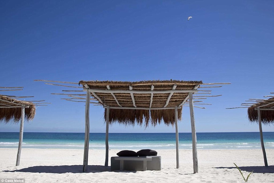 Từ dinh thự của trùm ma túy khét tiếng "biến hóa" thành khu nghỉ dưỡng 5 sao - 2 Khách sạn gồm 35 phòng với nhiều căn có tầm nhìn hướng về phía bãi biển tư nhân