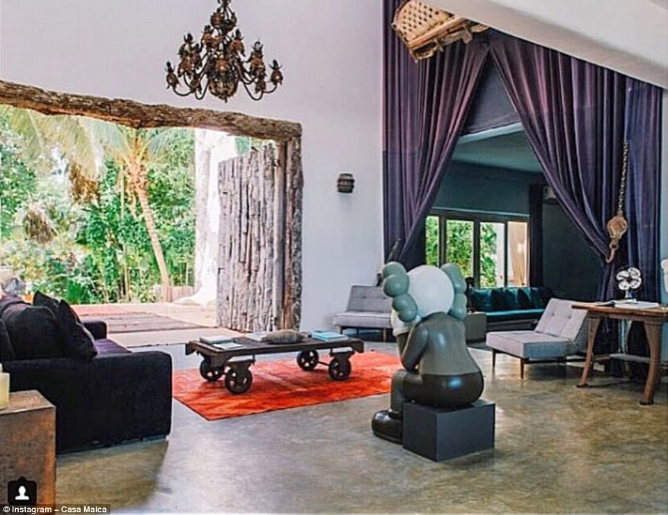 Từ dinh thự của trùm ma túy khét tiếng "biến hóa" thành khu nghỉ dưỡng 5 sao - 3 Năm 2003, một nhà buôn nghệ thuật địa phương phát hiện ra nơi này và quyết định mua lại để cải tạo