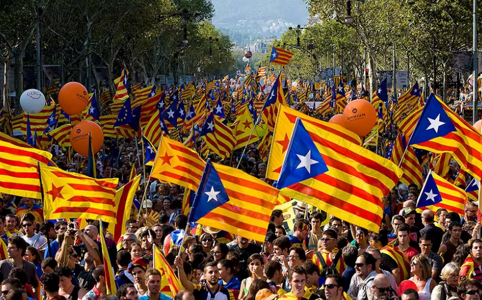 Cái giá Catalonia phải đánh đổi nếu ly khai Tây Ban Nha - 1
Lãnh đạo Catalonia có thể tuyên bố độc hôm nay 10/10. (Ảnh: AFP)
