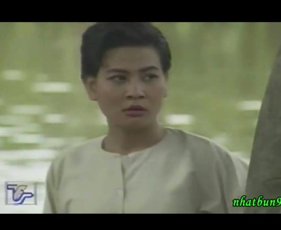 Cát Phượng bất ngờ tung ảnh từ thời đen nhẻm - 2 Cát Phượng năm 1997, khi đóng vai Tư Mắm trong Đất phương Nam.