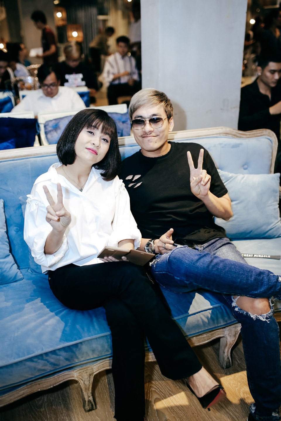 Cát Phượng, Kiều Minh Tuấn, Hồ Ngọc Hà... tham gia phim “Lật mặt showbiz” - 3 Diễn viên Cát Phượng tham gia trong vai trò cố vấn cũng như diễn viên trong phim cùng với bạn trai Kiều Minh Tuấn.