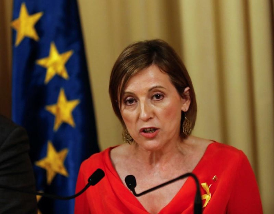 Catalonia đáp trả quyết định giải tán chính quyền của Tây Ban Nha - 1 Chủ tịch Nghị viện Catalonia Carme Forcadell (Ảnh: Reuters)